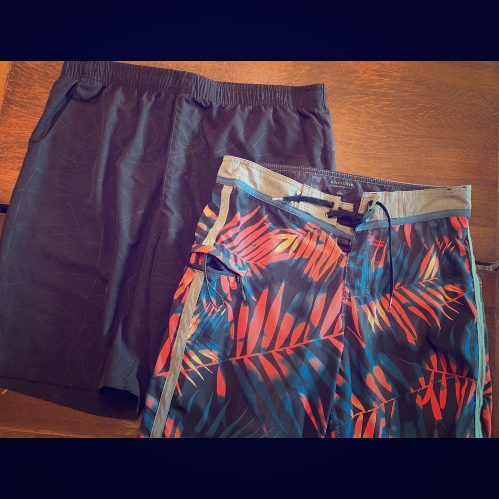 Set of 2 board shorts